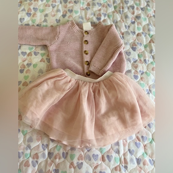 A lot of baby girl clothes , from 0-9 months. Like New - Picture 3 of 8